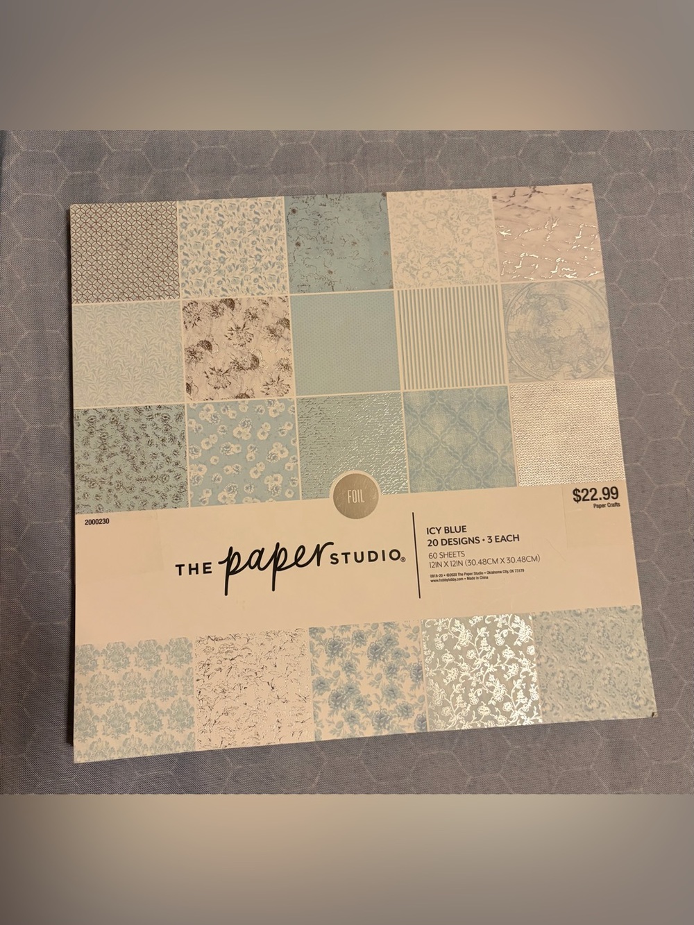 Scrapbooking paper “foil”